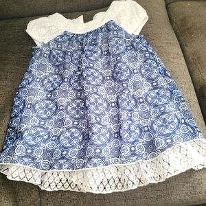 Girls 4T young land dress, great condition